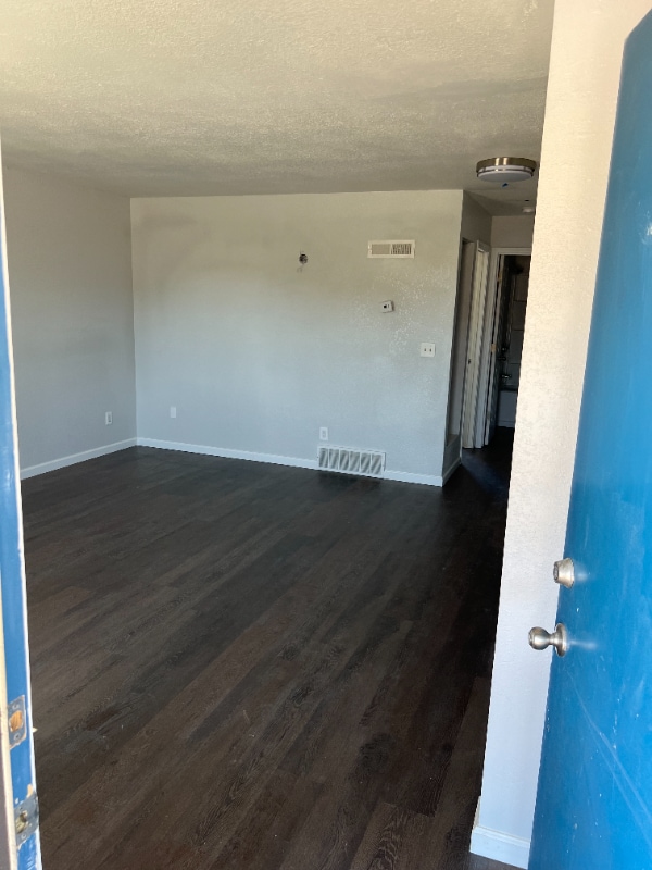 Building Photo - 810 Yucca Dr