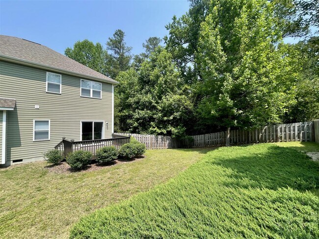 Building Photo - 80 Lake View Dr E