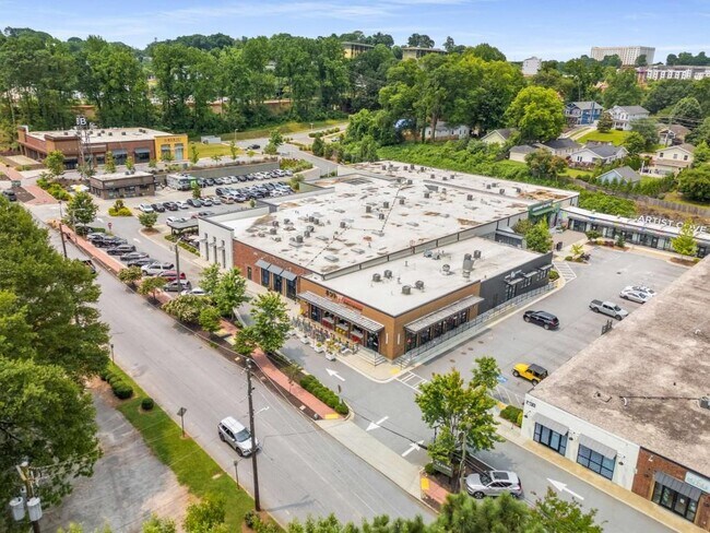 Building Photo - 655 Mead St SE