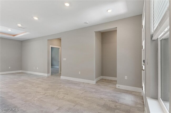 Building Photo - 3584 Laslo Ave