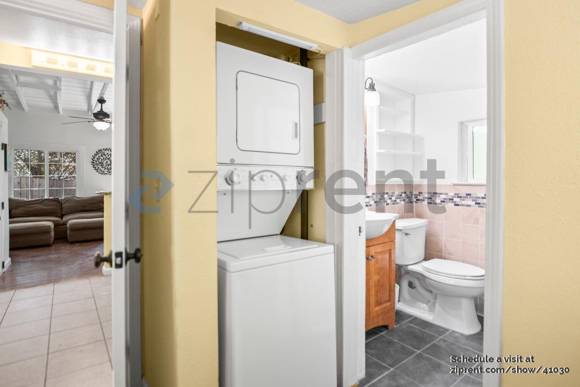 Building Photo - 20830 Panorama Dr