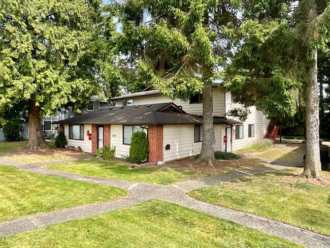 Building Photo - Move-In Special! Rent Ready 2-Bedroom 1 Ba...