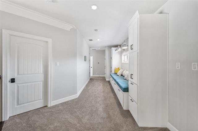 Building Photo - 621 Somerset Dr