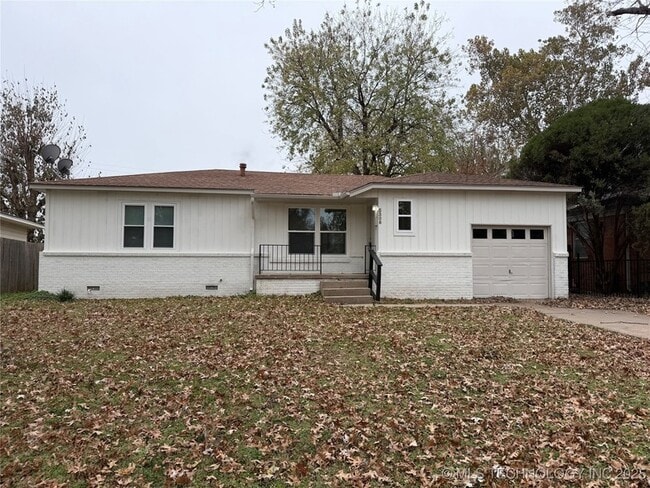 Primary Photo - 5308 S Madison Ave