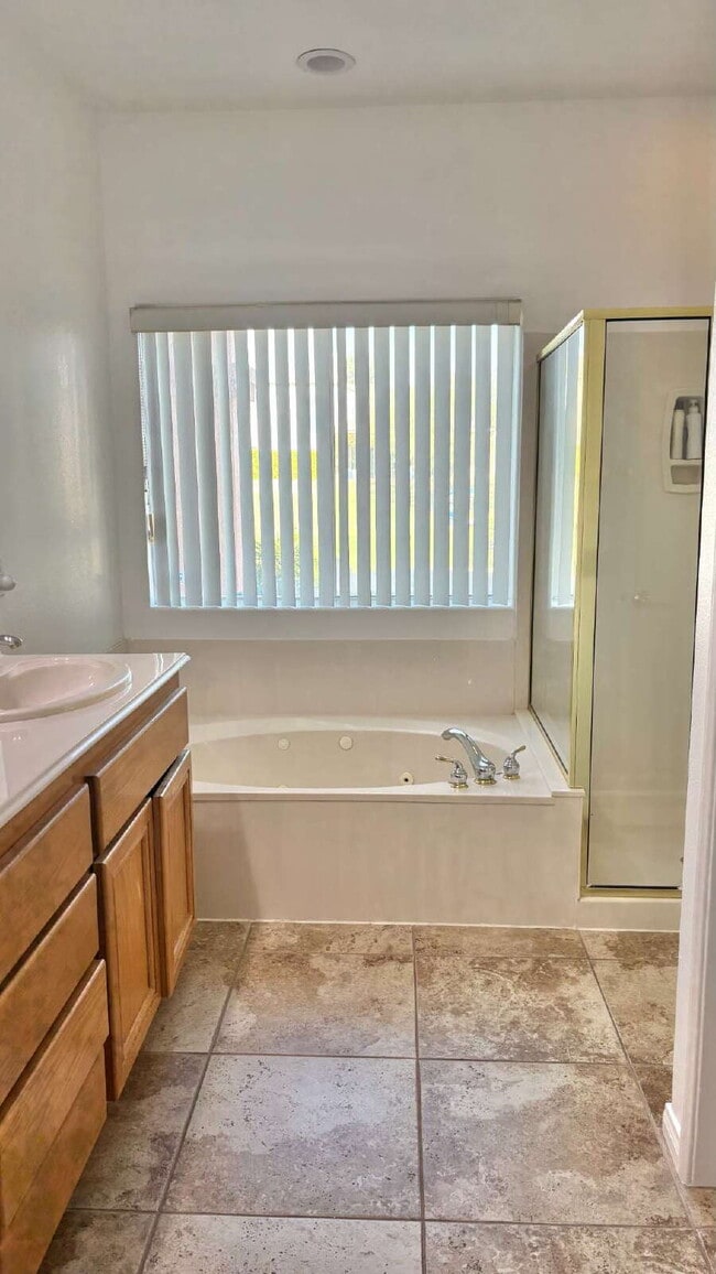 Building Photo - 3 Bedrooms and 3 Bathrooms Save $500 Move-in by April 1st!!