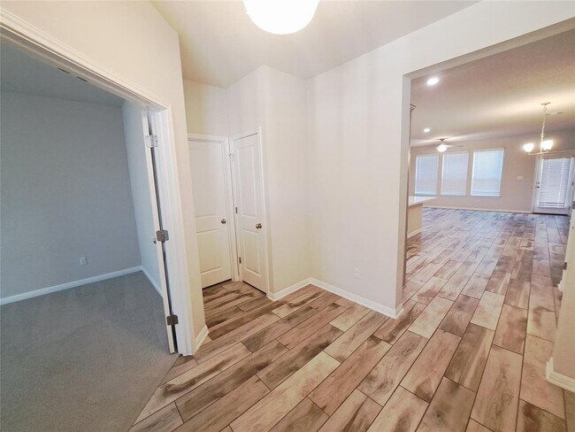 Building Photo - 309 Toddy Wy