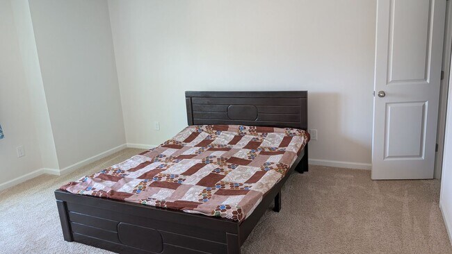 Building Photo - 3599 Village Springs Dr