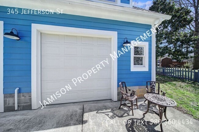 Building Photo - 345 Jefferson St