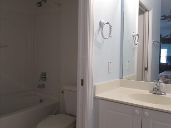 Building Photo - 2806 Club Cortile Cir