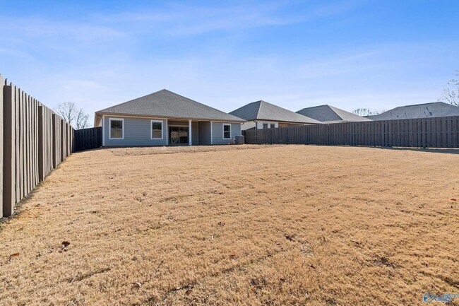 Building Photo - 247 Pennington Ave