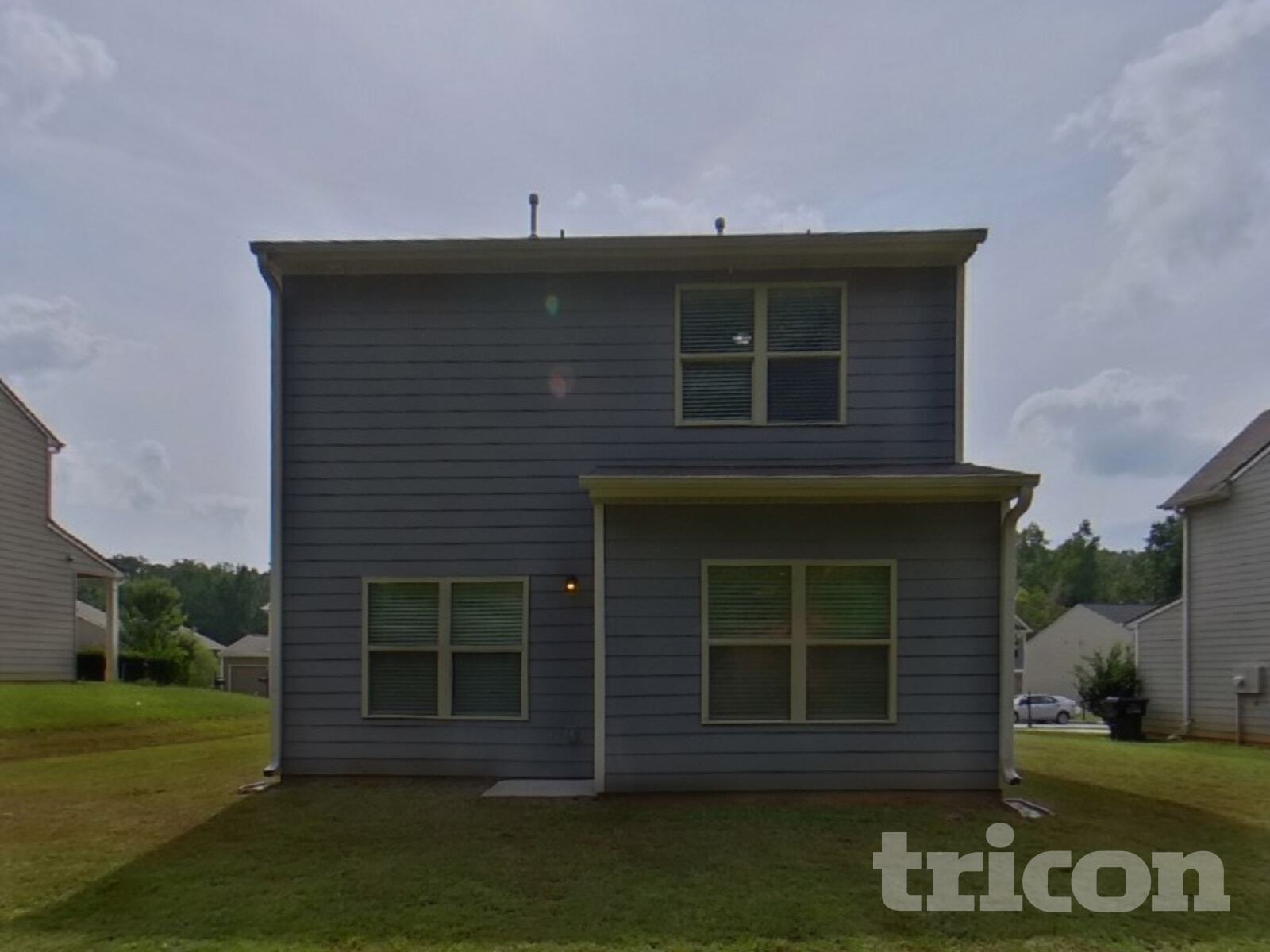 Building Photo - 3333 Lowland Dr