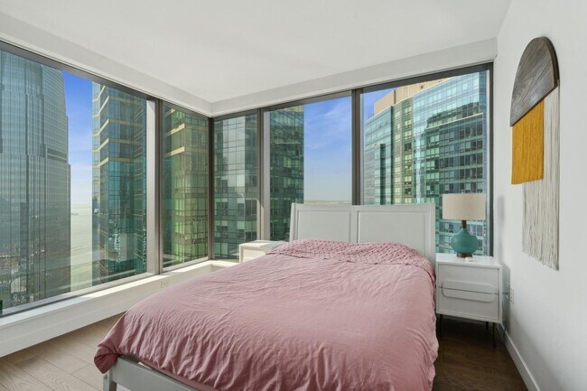 Building Photo - 99 Hudson St