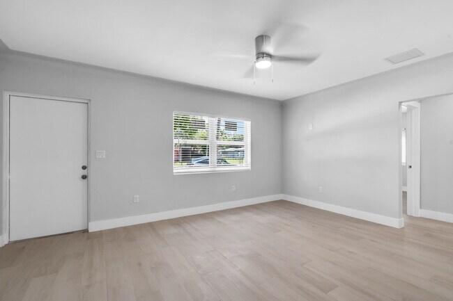 Building Photo - 351 NE 82nd St