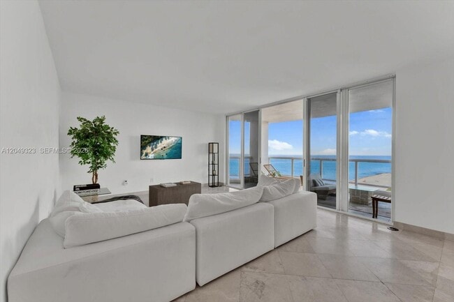 Building Photo - 4201 Collins Ave