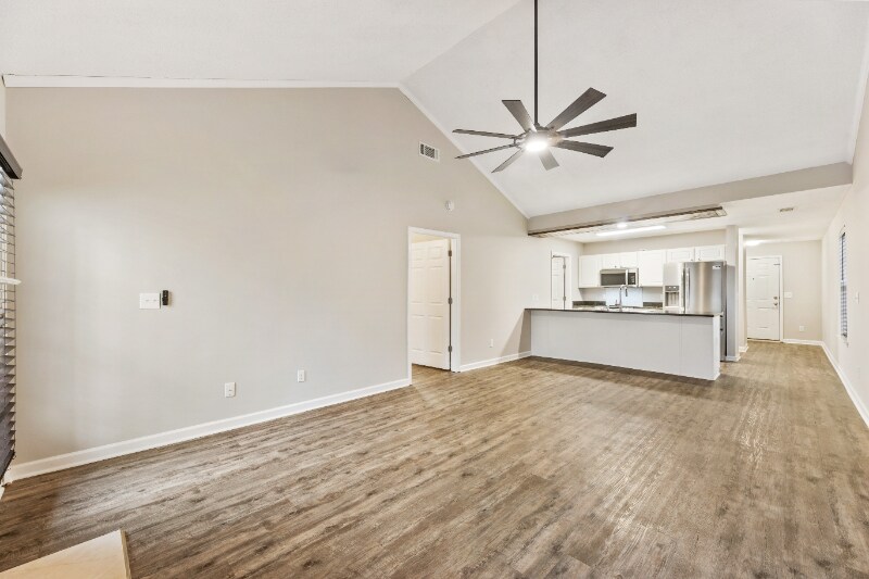 Building Photo - 4051 Hidden Hollow Dr