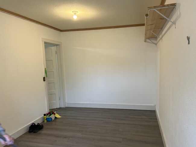 Building Photo - 658 Browning Ave S