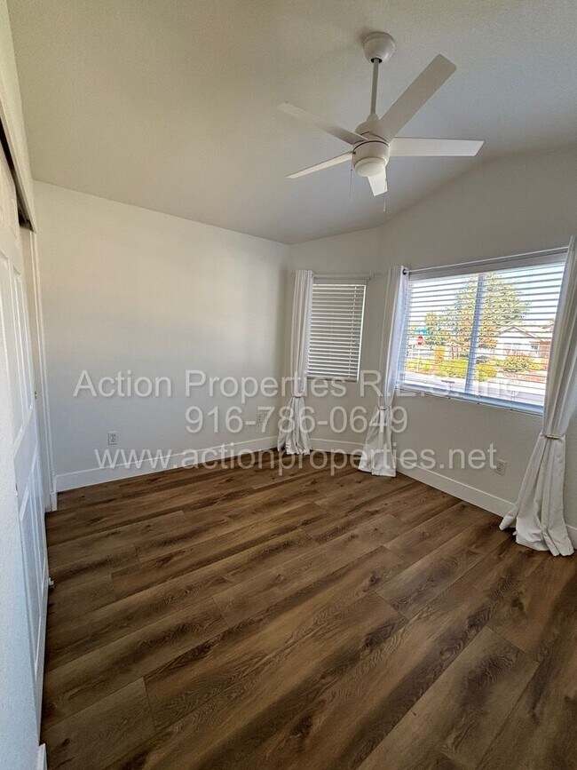 Building Photo - 6000 Buggy Whip Ln
