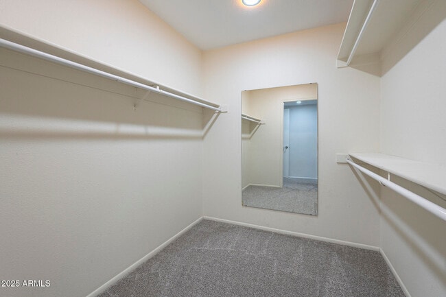 Building Photo - 12433 W Fieldstone Dr