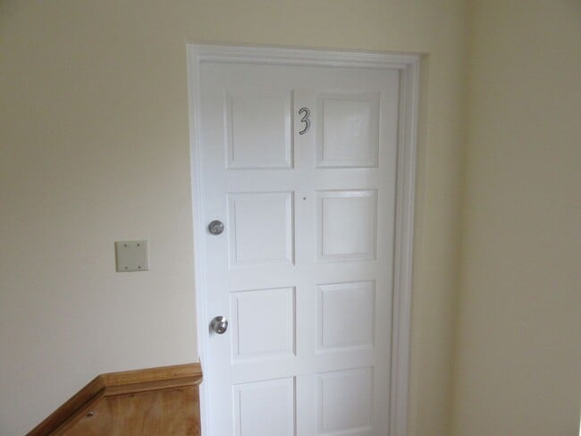 Building Photo - 807 Cherry St