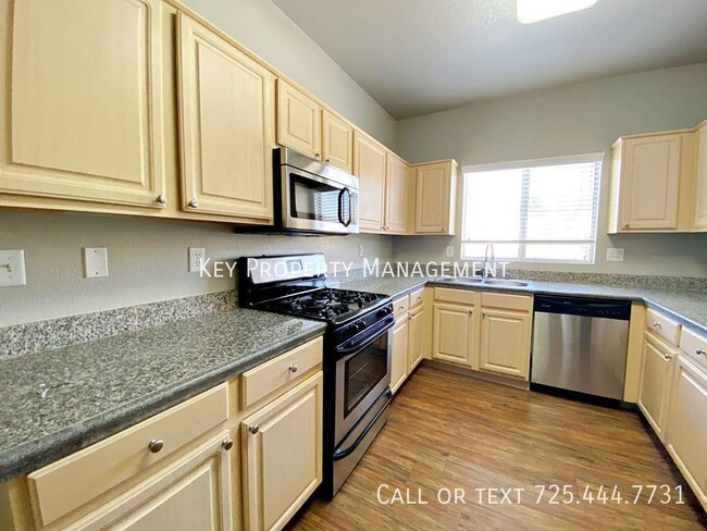 Building Photo - 3 BEDROOM 2 BATH CONDO WITH ATTACHED 2 CAR...