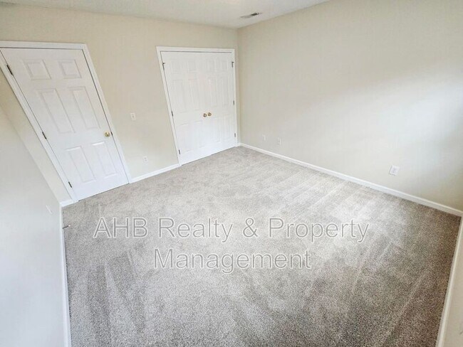 Building Photo - 3263 Alamance Rd