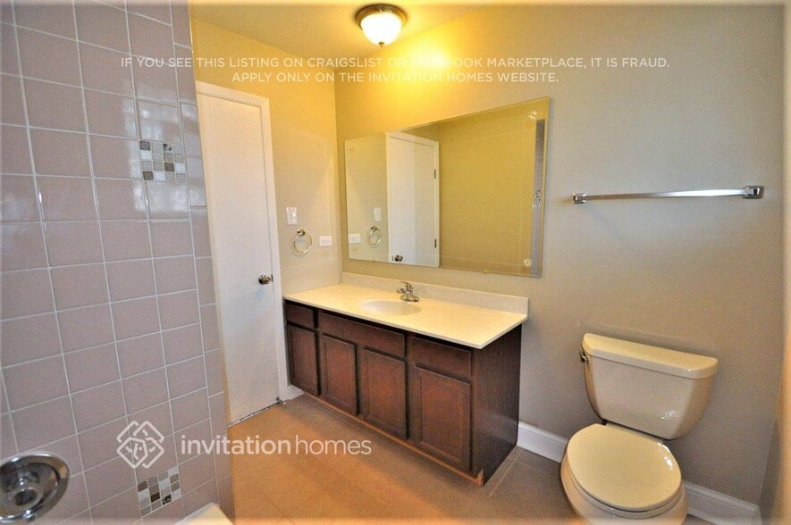 Building Photo - 16500 84th Ave