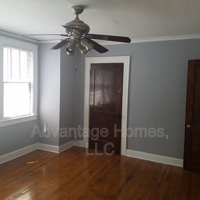 Building Photo - 4235 Mercier St
