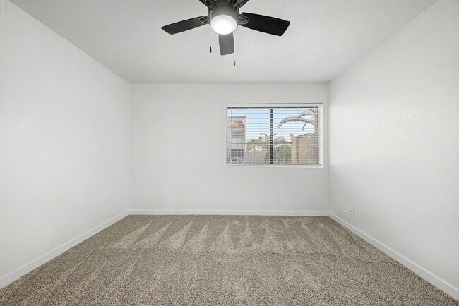 Building Photo - 16624 E Palisades Blvd