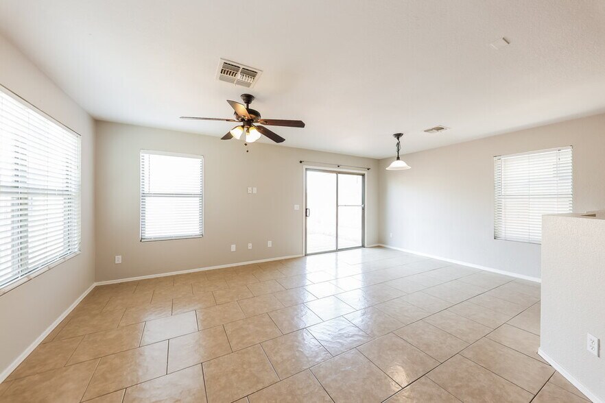Building Photo - 9534 N 81st Dr