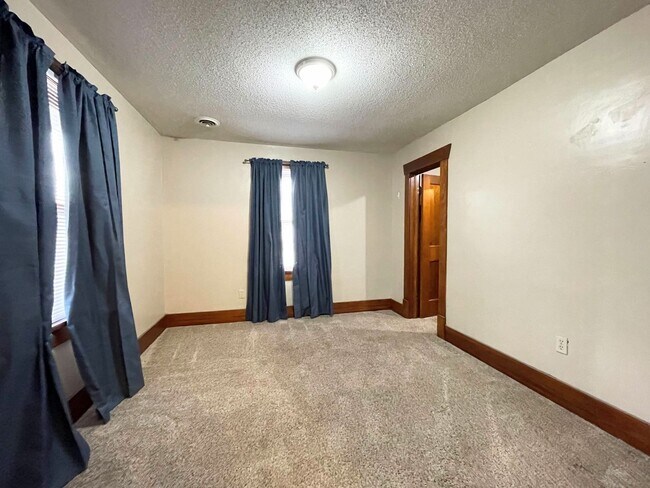 Building Photo - Nice 2 bedroom home in Arlington