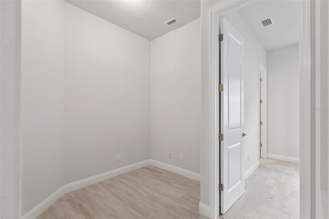 Building Photo - 128 Del Palma Dr