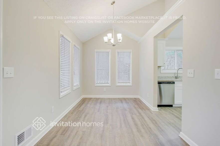 Building Photo - 232 Rustic Ridge Dr NE