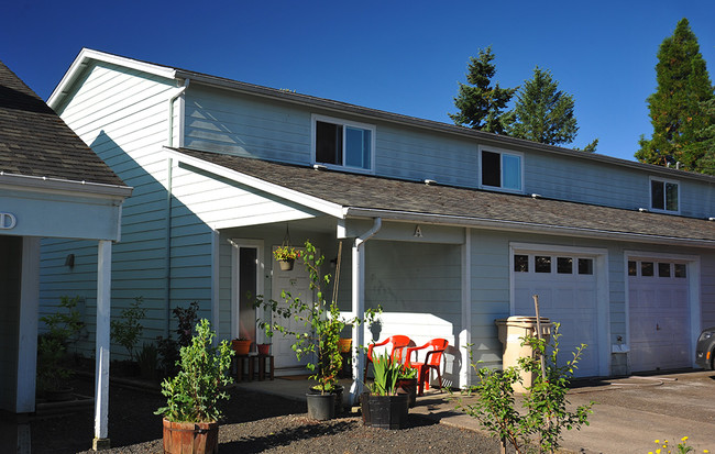 Primary Photo - South Corvallis Townhomes I