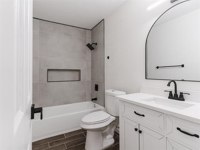 Building Photo - 5920 Maple Ln