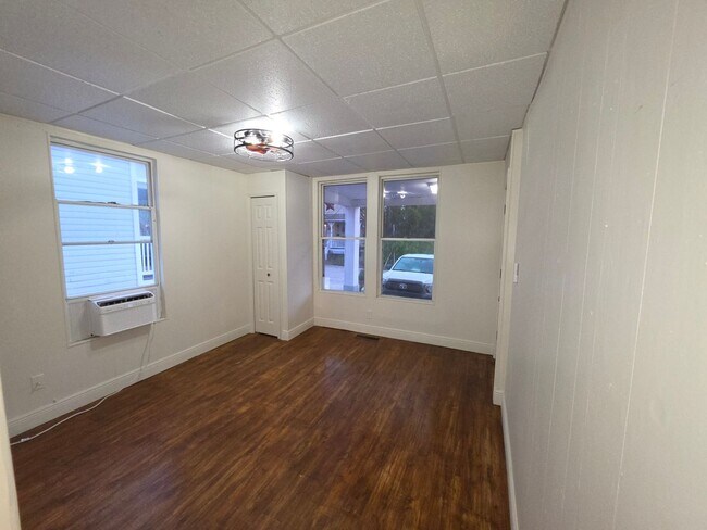 Building Photo - 202 Luella Ct