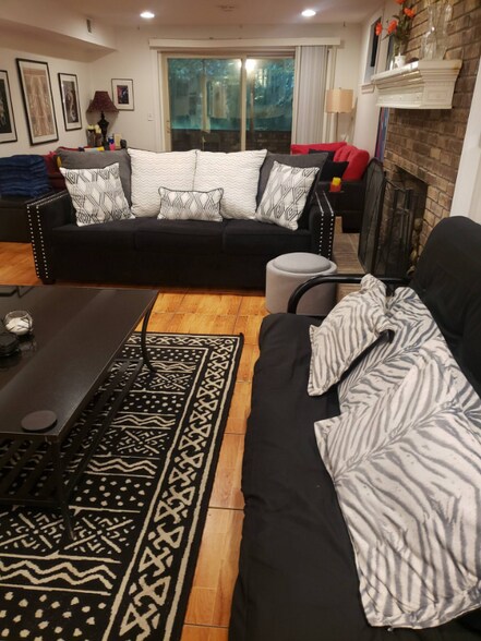 Primary Photo - 843 Artwood Rd NE