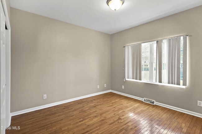 Building Photo - 75 Edgecomb St