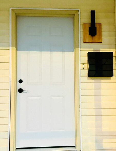 Building Photo - 3007 Wade Ave