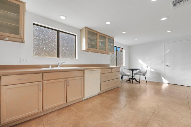 Building Photo - 37868 Los Cocos Dr E