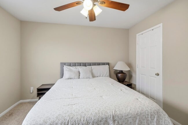Building Photo - 25450 Barmby Dr
