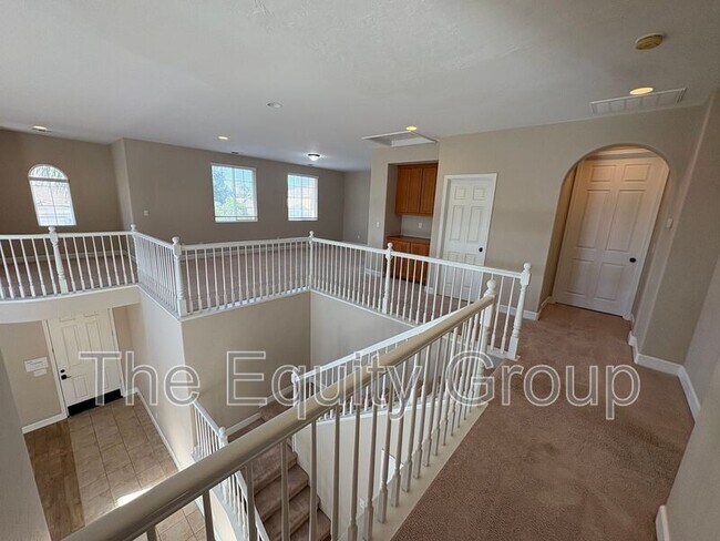 Building Photo - 3116 W Buena Vista Ave