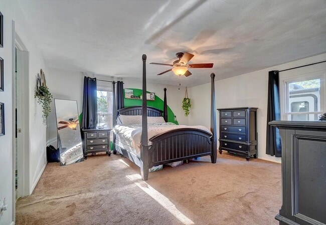 Building Photo - 3 bedroom 2 bath home Chesapeake home with a pool