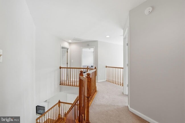 Building Photo - 6355 Willowfield Way