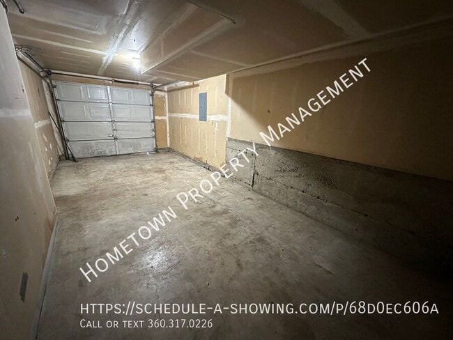 Building Photo - 1224 Cora St SE