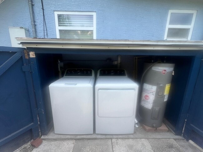 Building Photo - 1515 Sadlon Ave