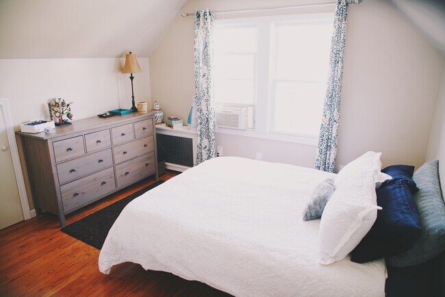 Bedroom 2 - 12 Berkeley Ave