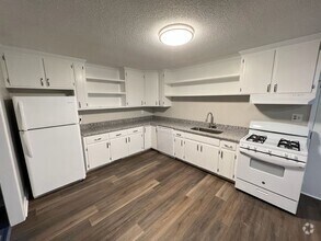 Building Photo - Freshly Remodeled 3 Bedroom Home Near Down...