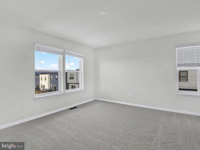 Building Photo - 723 Courier Ln