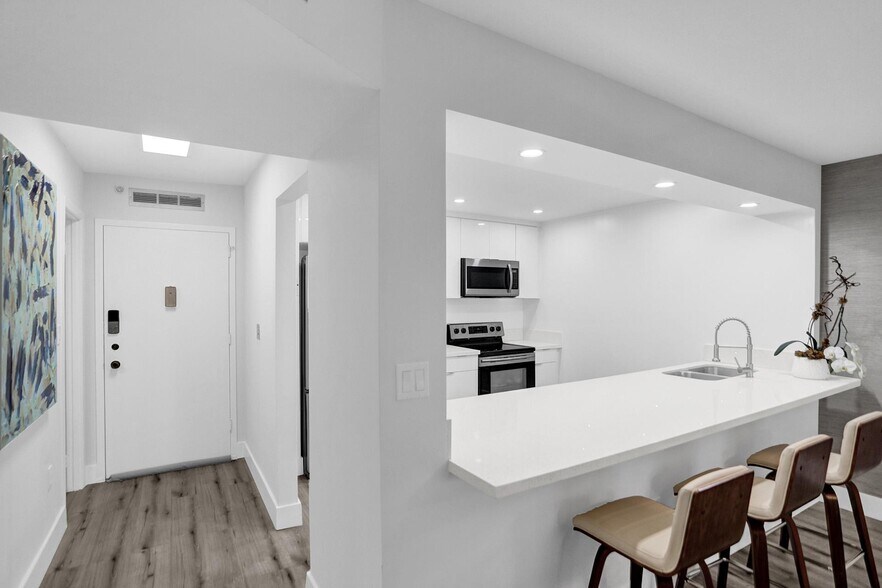 Building Photo - 2780 NE 183rd St