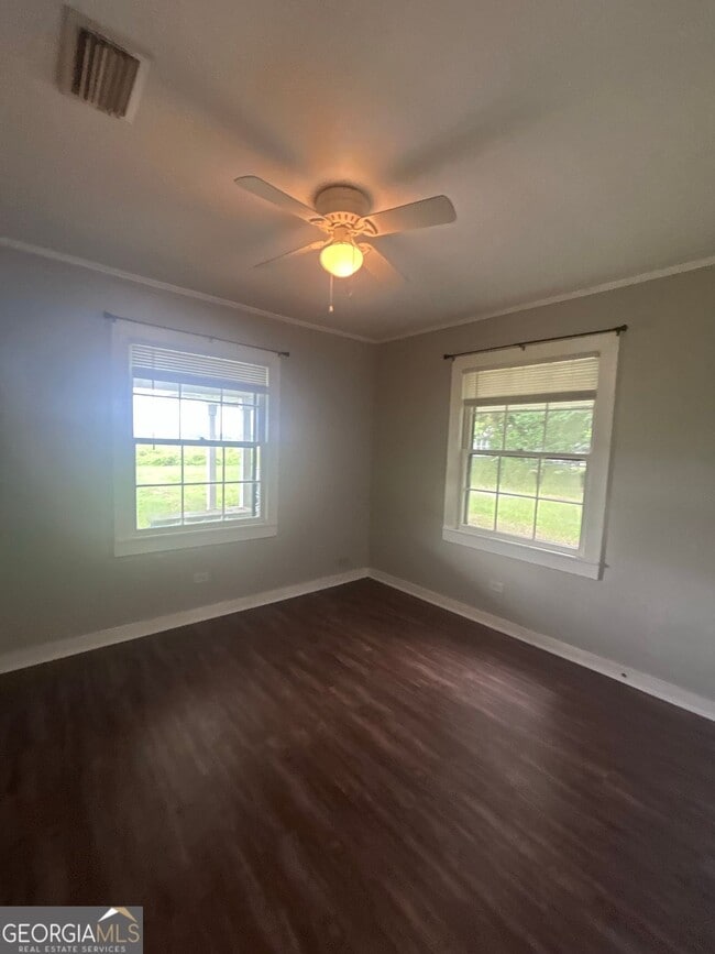 Building Photo - 102 Kives Ln